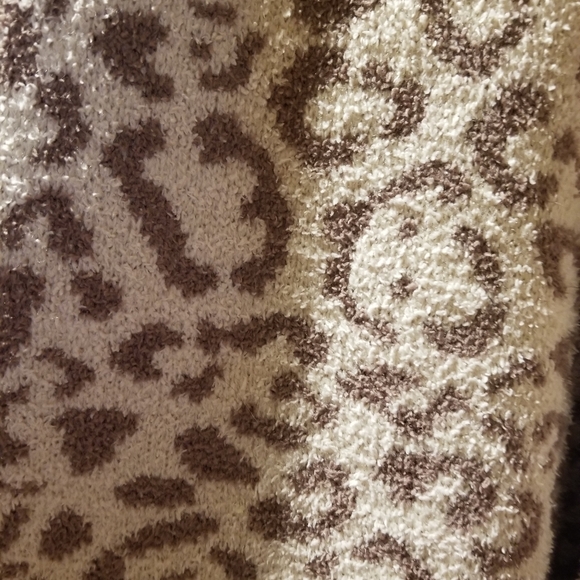 Amarillys Boutique Leopard Bottoms and top - Picture 4 of 5
